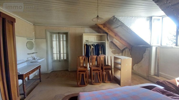 Maison a vendre Vic-sur-Cère 15800 Cantal 308 m2  159300 euros