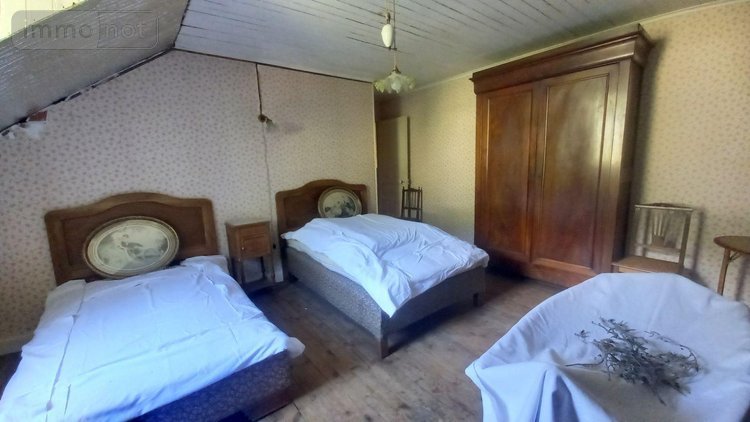 Maison a vendre Vic-sur-Cère 15800 Cantal 308 m2  138300 euros