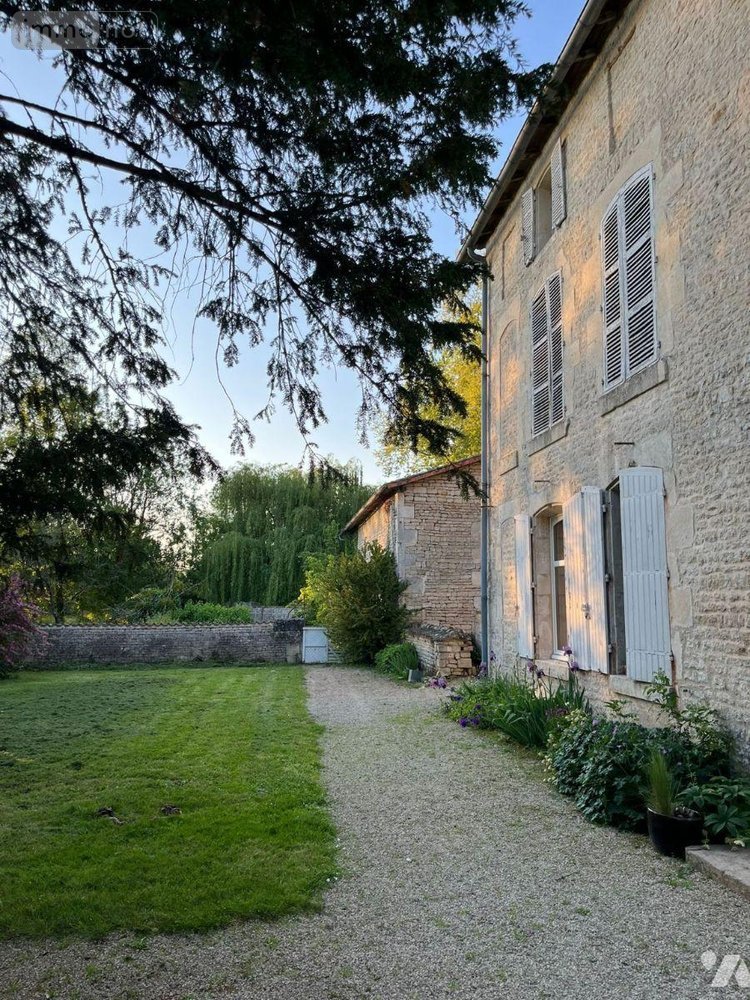 Maison a vendre Périgné 79170 Deux-Sèvres 338 m2 10 pièces 435700 euros