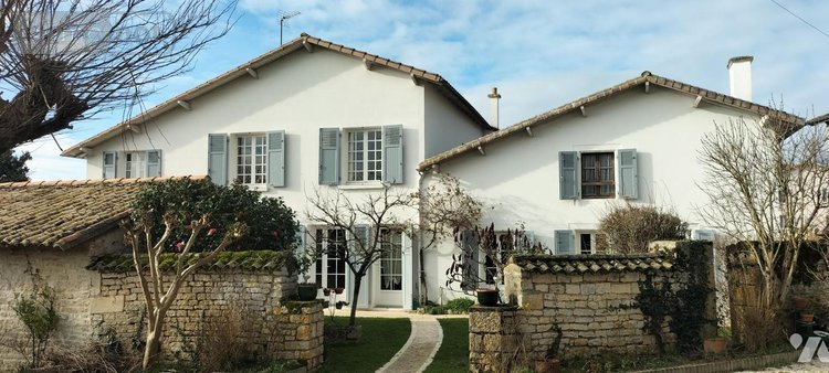 Maison a vendre Périgné 79170 Deux-Sèvres 270 m2 11 pièces 229700 euros