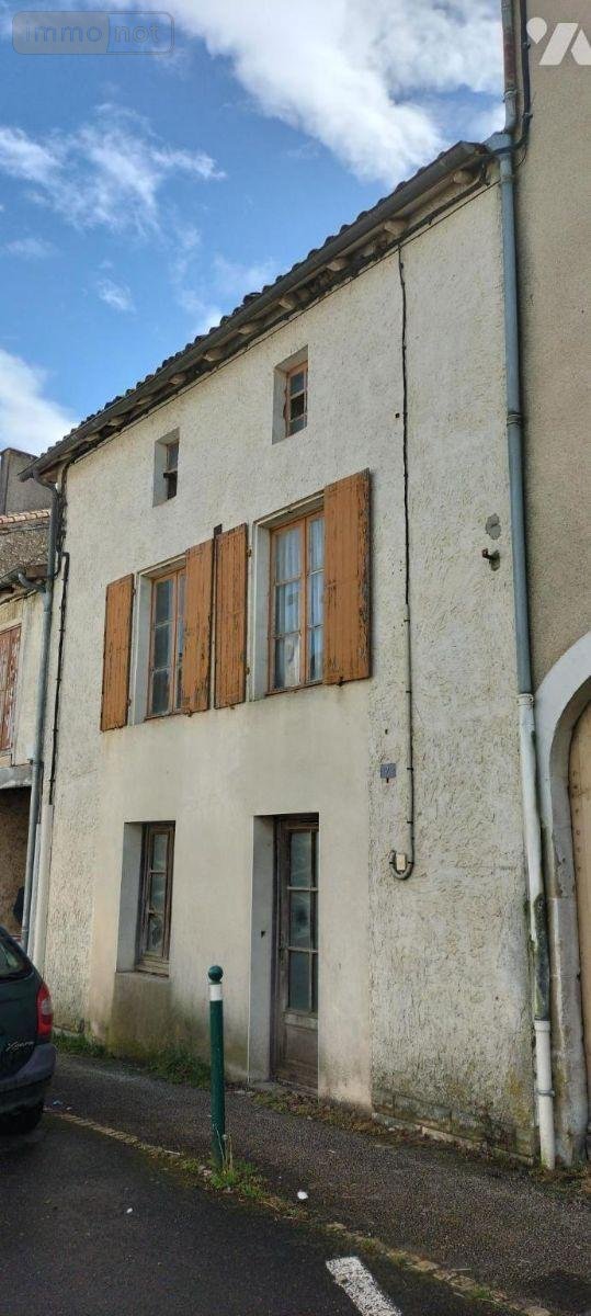 Immeuble a vendre Lezay 79120 Deux-Sèvres 325 m2  106100 euros