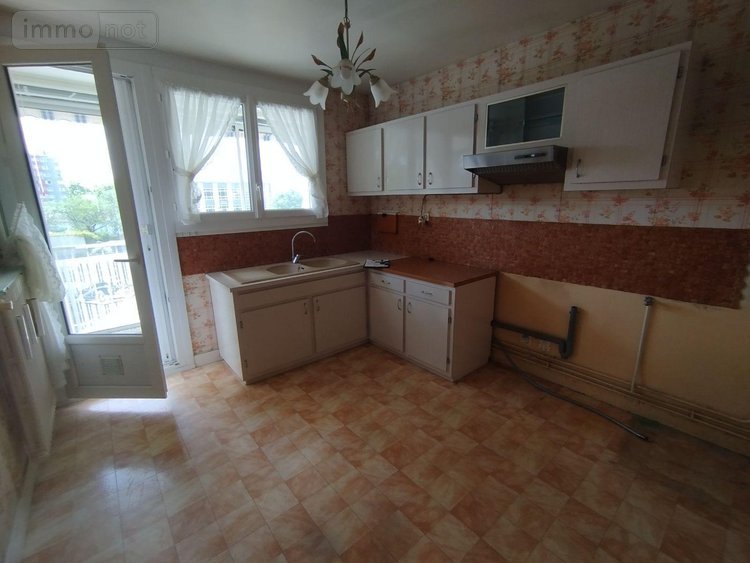 Appartement a vendre Allonnes 72700 Sarthe 78 m2 6 pièces 94500 euros