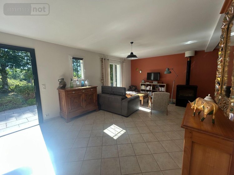 Maison a vendre Le Vigean 15200 Cantal 120 m2 7 pièces 252000 euros