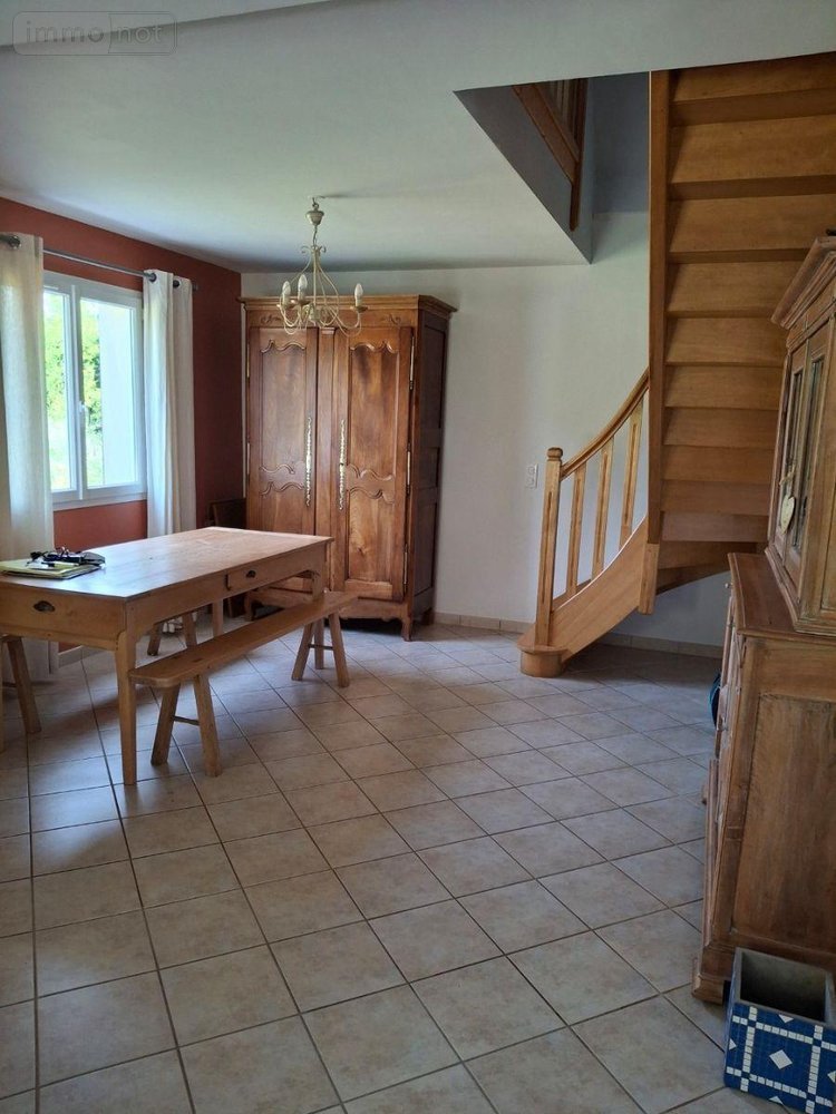 Maison a vendre Le Vigean 15200 Cantal 120 m2 7 pièces 222600 euros
