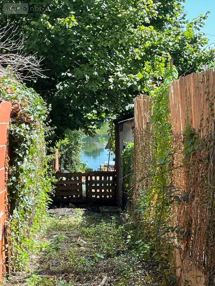 Immeuble a vendre La Suze-sur-Sarthe 72210 Sarthe 160 m2  183000 euros