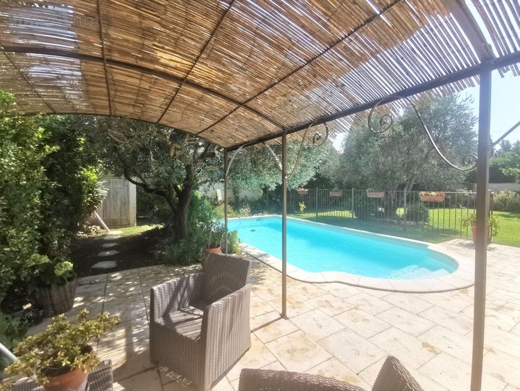 Maison a vendre Mouriès 13890 Bouches-du-Rhône 145 m2 7 pièces 859000 euros
