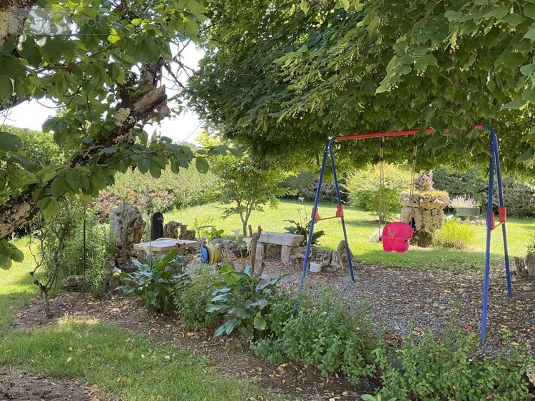 Maison a vendre Gourdon 46300 Lot 132 m2 4 pièces 281100 euros