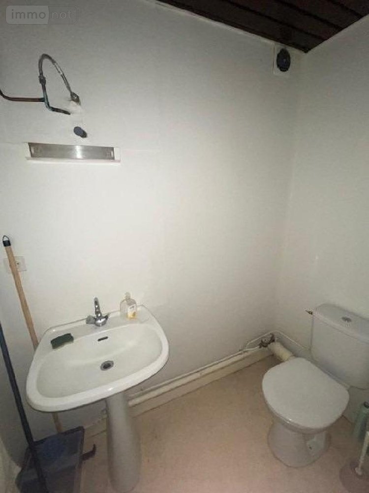 Fonds et murs commerciaux a vendre Quimper 29000 Finistère 102 m2  105760 euros