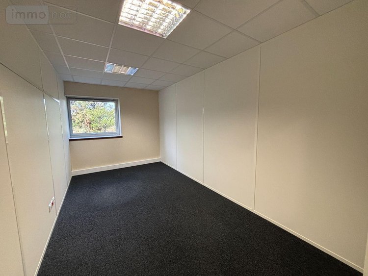 Location fonds et murs commerciaux Bruz 35170 Ille-et-Vilaine 320 m2  4450 euros