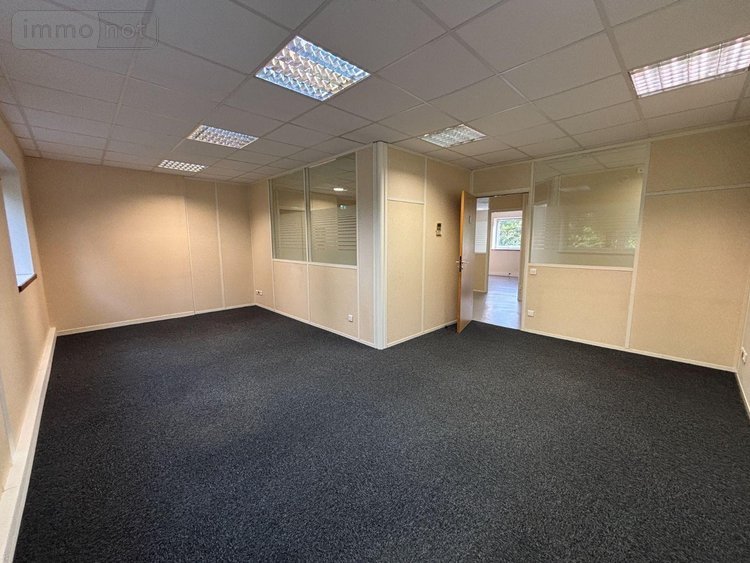 Location fonds et murs commerciaux Bruz 35170 Ille-et-Vilaine 320 m2  4450 euros