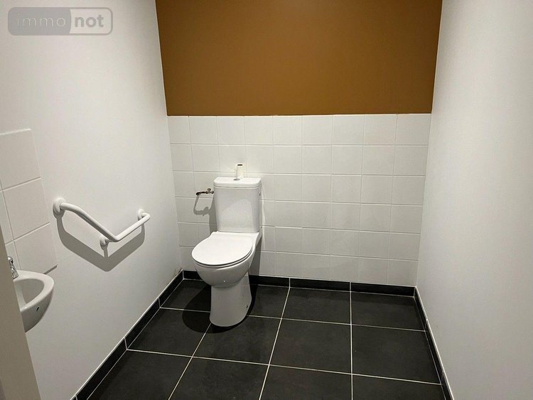 Fonds et murs commerciaux a vendre Ploudalmézeau 29830 Finistère 37 m2  103178 euros