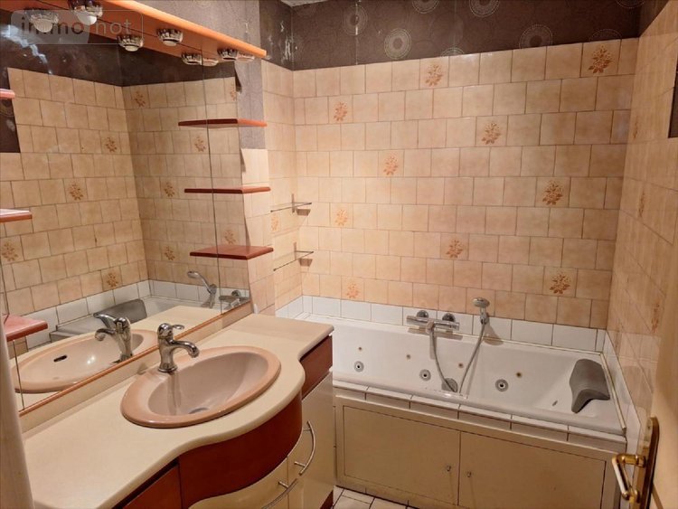 Maison a vendre La Croixille 53380 Mayenne 165 m2 8 pièces 220500 euros