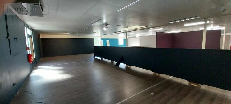 Fonds et murs commerciaux a vendre Saint-James 50240 Manche 1130 m2  243800 euros