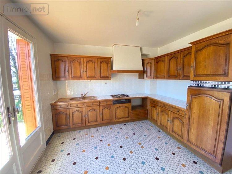 Maison a vendre Arpajon-sur-Cère 15130 Cantal 130 m2 4 pièces 143645 euros