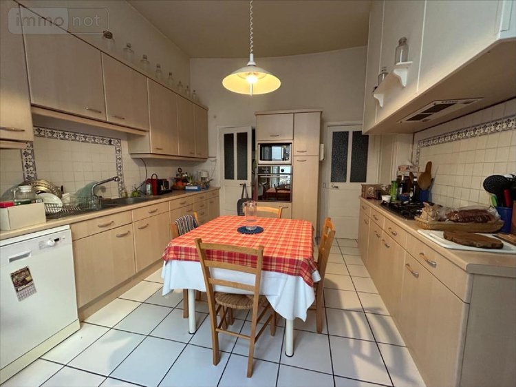 Immeuble a vendre Aurillac 15000 Cantal 374 m2  254400 euros