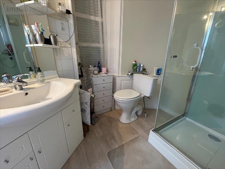 Immeuble a vendre Aurillac 15000 Cantal 374 m2  254400 euros