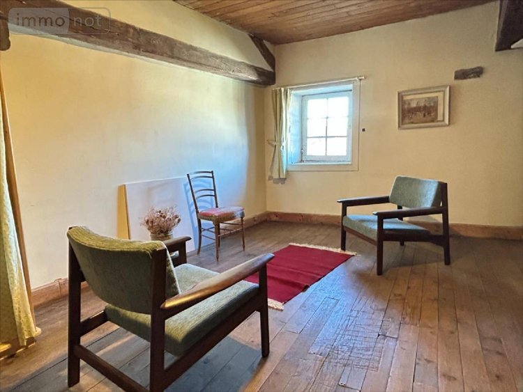 Immeuble a vendre Aurillac 15000 Cantal 374 m2  254400 euros