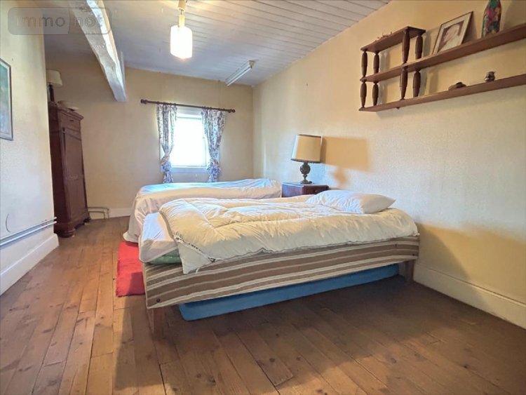 Immeuble a vendre Aurillac 15000 Cantal 374 m2  254400 euros