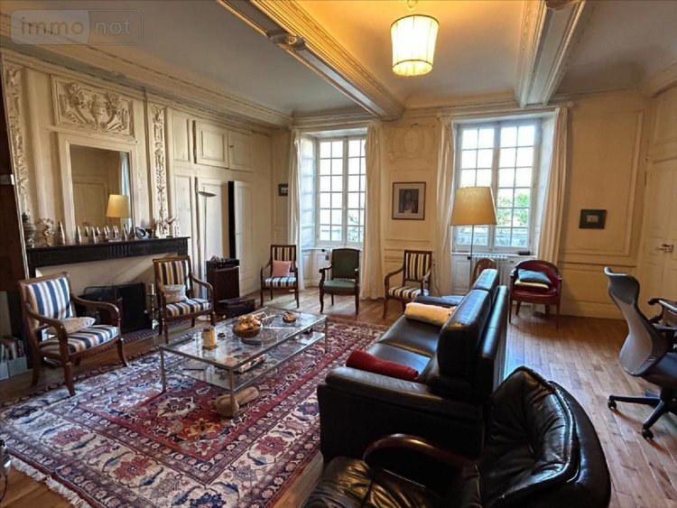 Immeuble a vendre Aurillac 15000 Cantal 374 m2  254400 euros