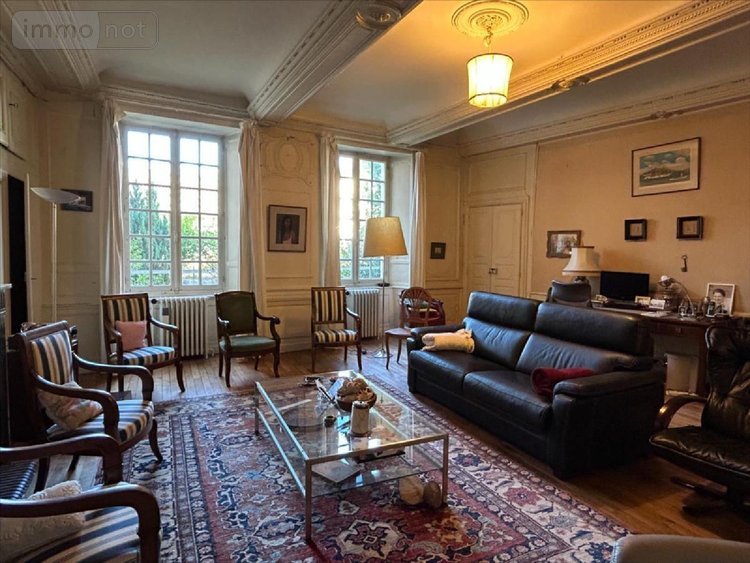 Immeuble a vendre Aurillac 15000 Cantal 374 m2  254400 euros