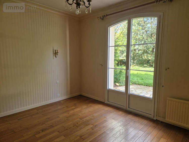 Location maison Châteaugiron 35410 Ille-et-Vilaine 134 m2 5 pièces 1200 euros