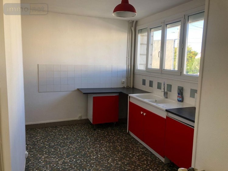 Location maison Issoudun 36100 Indre 74 m2 4 pièces 650 euros