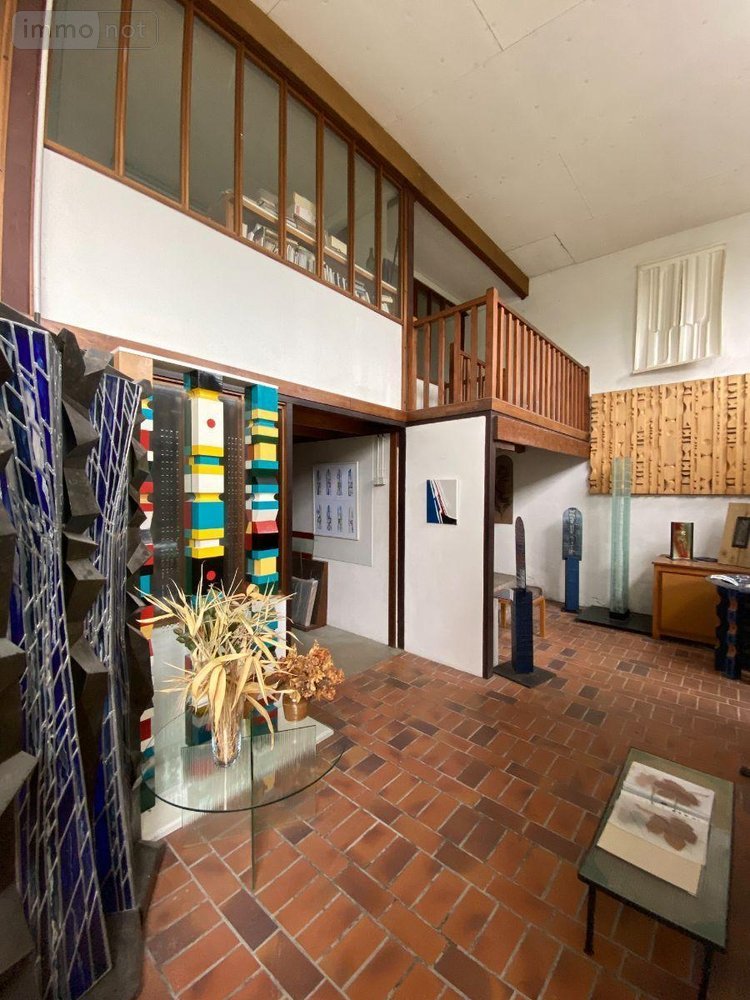 Immeuble a vendre Thivars 28630 Eure-et-Loir 250 m2  166400 euros