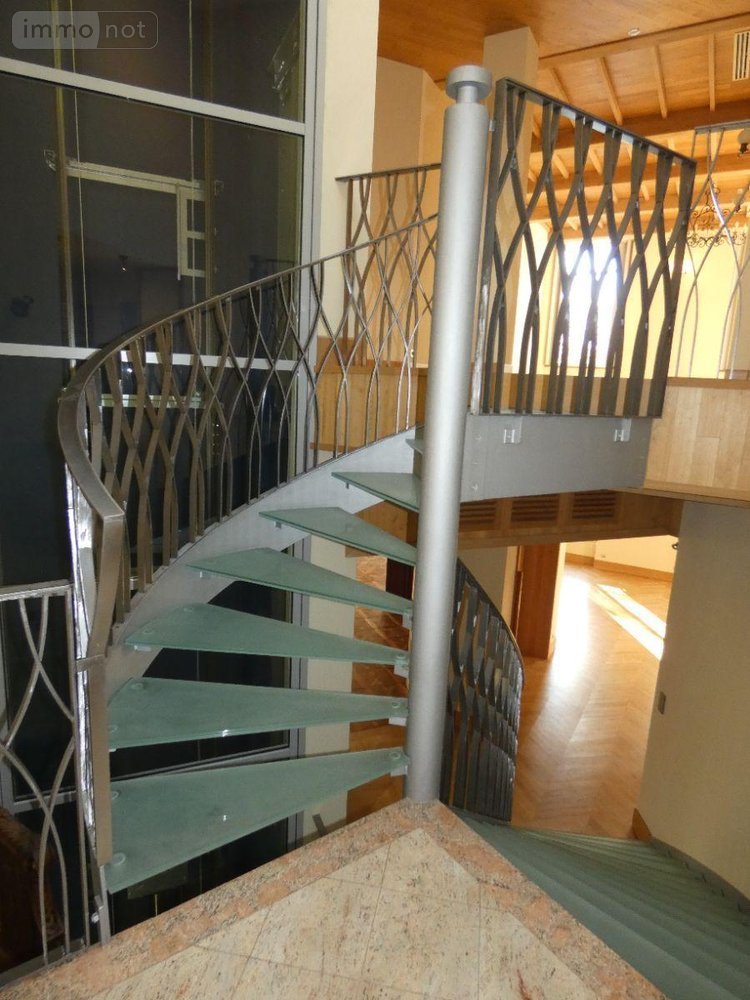 Immeuble a vendre Vichy 03200 Allier 377 m2  1680000 euros