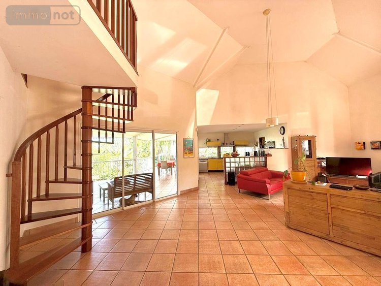 Maison a vendre Saint-Louis 97450 Réunion 183 m2 8 pièces 478000 euros
