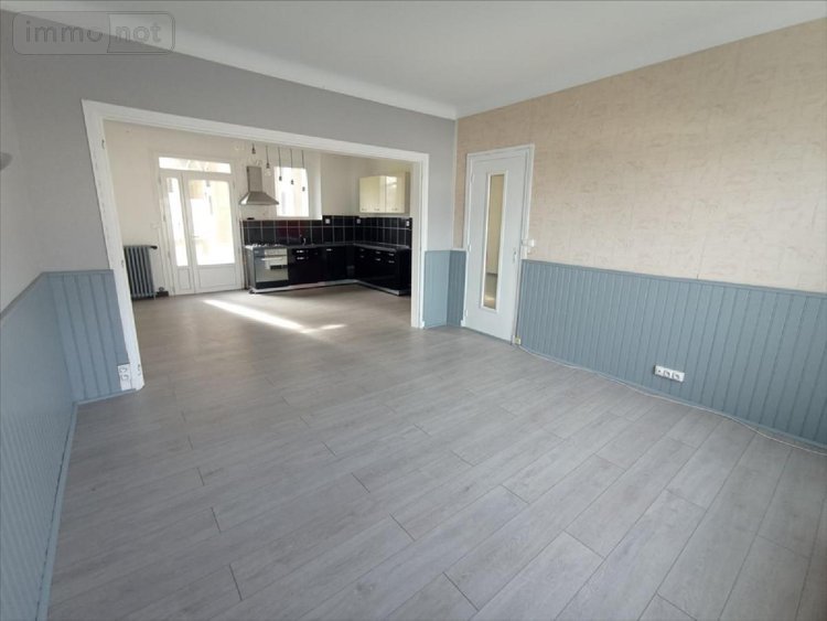 Immeuble a vendre Condé-en-Normandie 14110 Calvados 160 m2  124630 euros