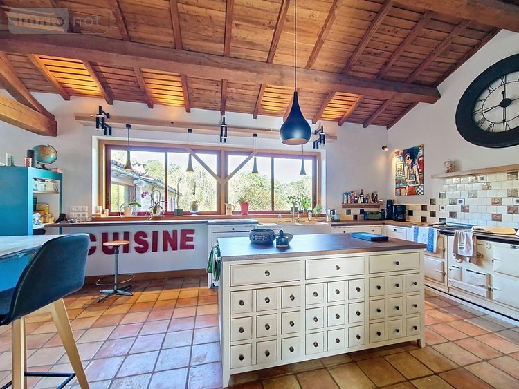 Maison a vendre Lezay 79120 Deux-Sèvres 327 m2 6 pièces 470000 euros