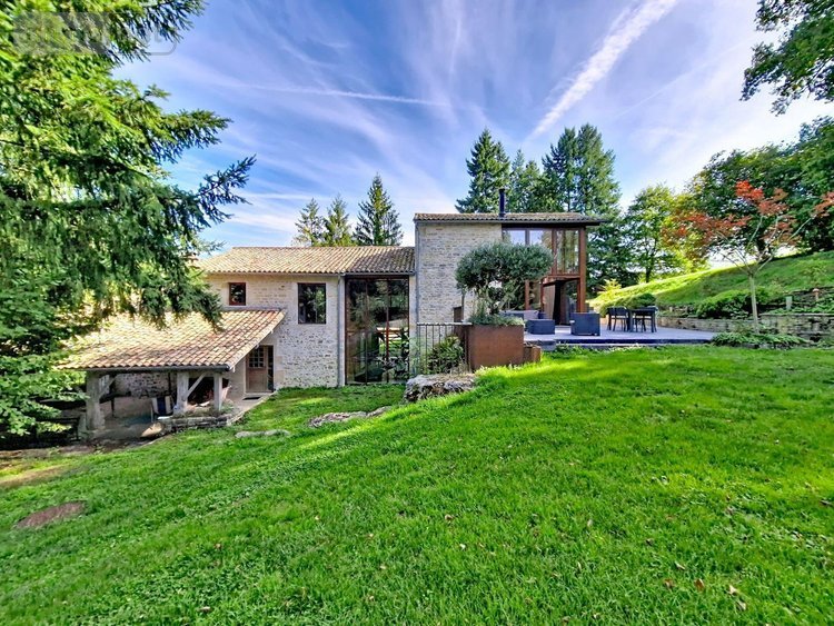 Maison a vendre Lezay 79120 Deux-Sèvres 327 m2 6 pièces 470000 euros