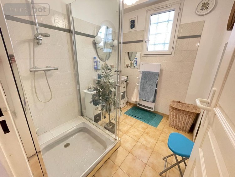 Appartement a vendre Manosque 04100 Alpes-de-Haute-Provence 70 m2 3 pièces 247000 euros