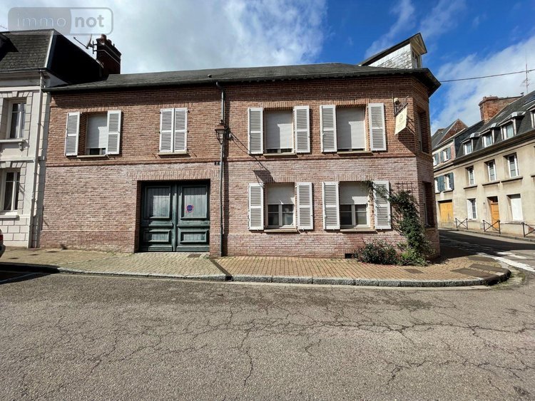 Fonds et murs commerciaux a vendre Eu 76260 Seine-Maritime 240 m2  397000 euros