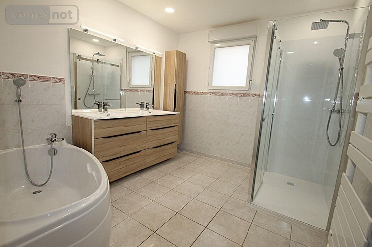 Location maison Châtenoy-le-Royal 71880 Saône-et-Loire 126 m2 5 pièces 1257 euros