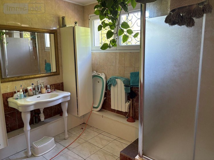 Immeuble a vendre Ambarès-et-Lagrave 33440 Gironde 271 m2  504000 euros