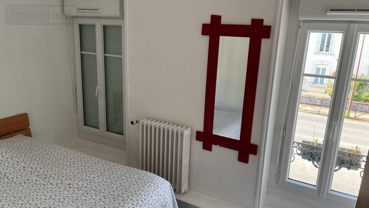 Immeuble a vendre Lencloître 86140 Vienne 694 m2  366800 euros