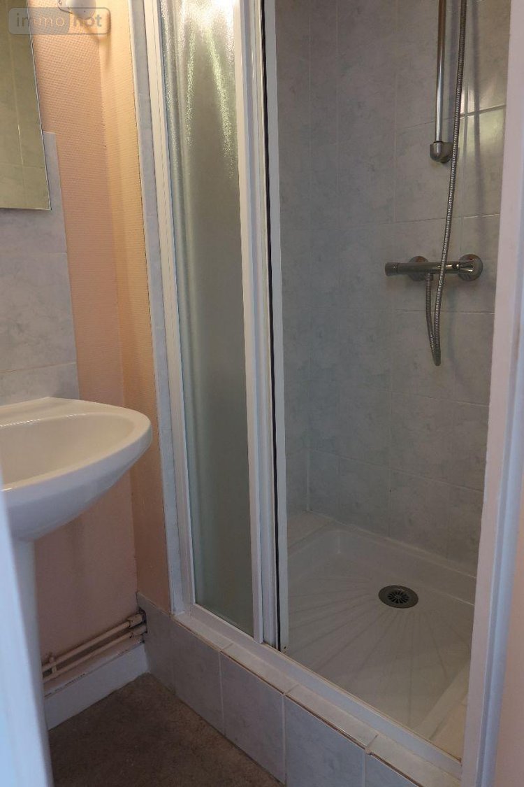 Immeuble a vendre Lencloître 86140 Vienne 694 m2  366800 euros