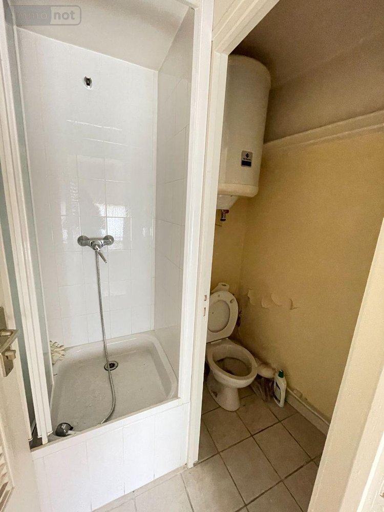 Fonds et murs commerciaux a vendre Manosque 04100 Alpes-de-Haute-Provence 156 m2  200200 euros