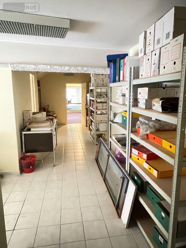 Fonds et murs commerciaux a vendre Manosque 04100 Alpes-de-Haute-Provence 156 m2  210600 euros