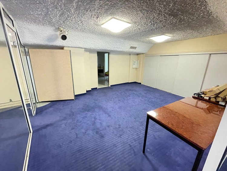 Fonds et murs commerciaux a vendre Manosque 04100 Alpes-de-Haute-Provence 156 m2  210600 euros