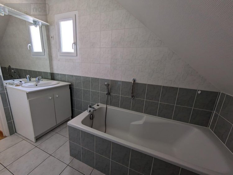 Location maison Changé 72560 Sarthe 91 m2 5 pièces 967 euros