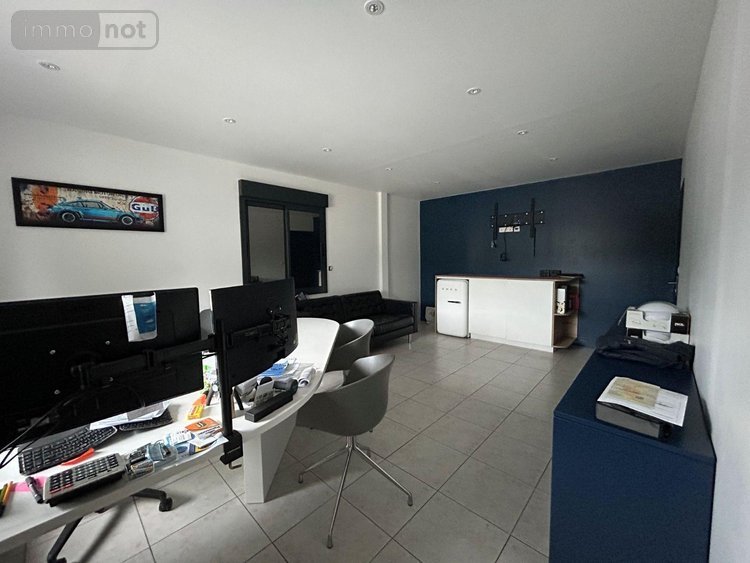 Location fonds et murs commerciaux Les Authieux sur le Port Saint Ouen 76520 Seine-Maritime 190 m2  3500 euros