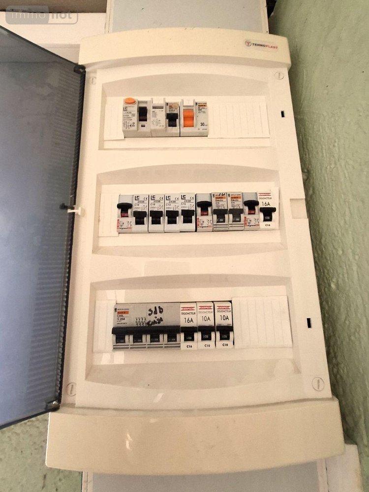 Maison a vendre Meilhaud 63320 Puy-de-Dôme 134 m2 8 pièces 154500 euros