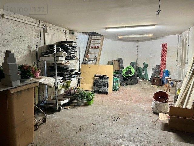 Immeuble a vendre Marolles-les-Braults 72260 Sarthe 438 m2  244500 euros