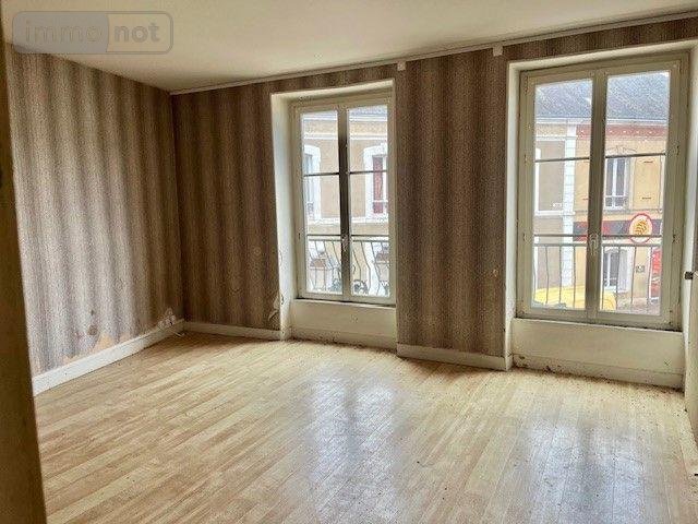 Immeuble a vendre Marolles-les-Braults 72260 Sarthe 438 m2  244500 euros