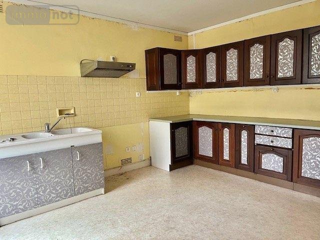 Immeuble a vendre Marolles-les-Braults 72260 Sarthe 438 m2  244500 euros