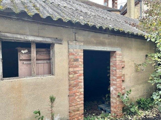 Immeuble a vendre Marolles-les-Braults 72260 Sarthe 438 m2  244500 euros