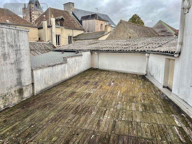Immeuble a vendre Marolles-les-Braults 72260 Sarthe 438 m2  244500 euros
