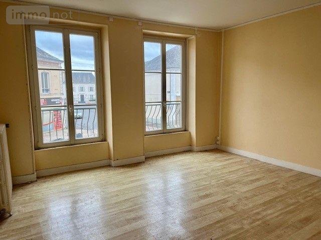 Immeuble a vendre Marolles-les-Braults 72260 Sarthe 438 m2  244500 euros